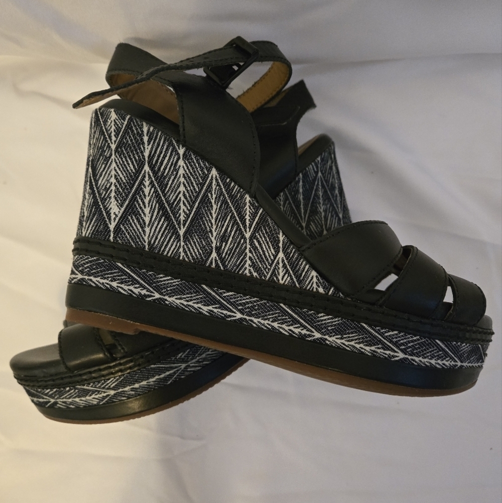 Clarks Zia Noble Wedge Heels Sandals Women Size 6 Black Ankle Strap Adjustable - Picture 7 of 11